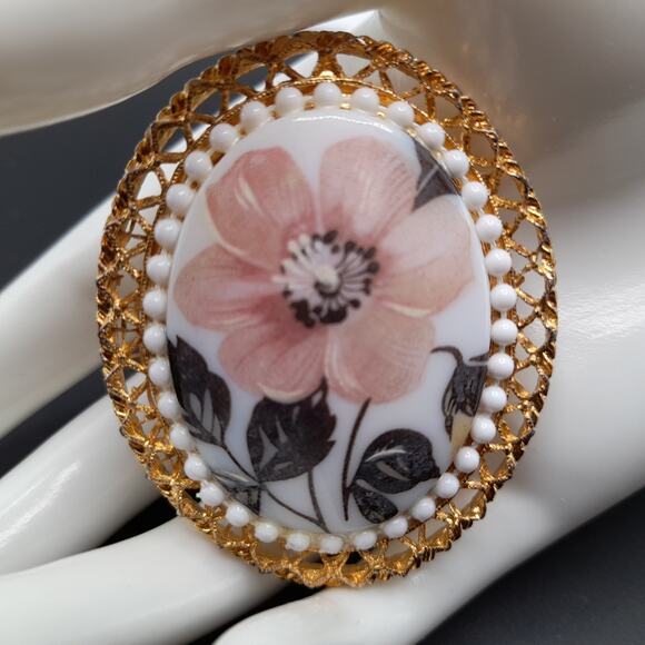 Vintage Hand Painted Porcelain Brooch, Pink Flower, 2 1/8", 1960s - Picture 7 of 11